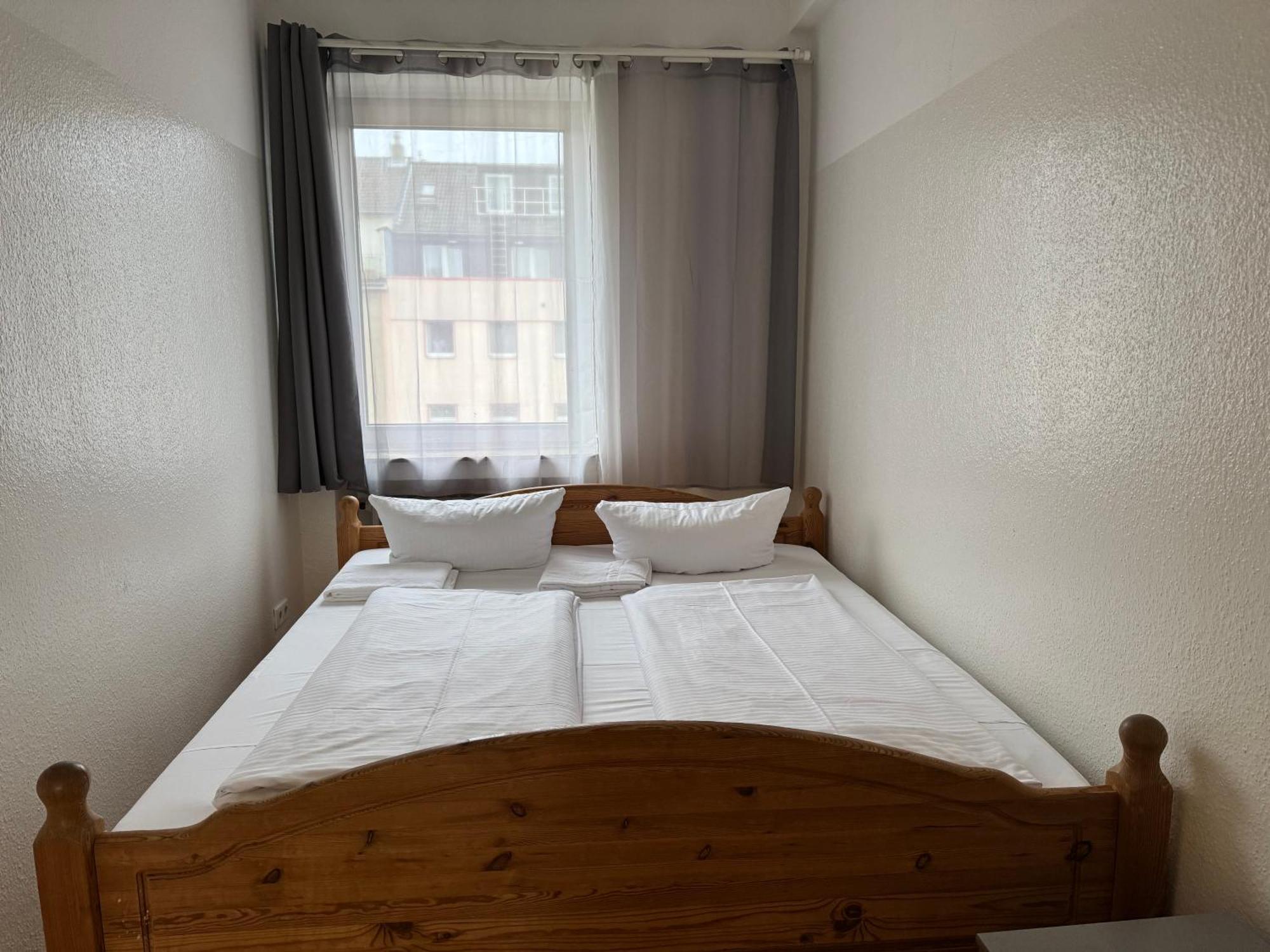 Graf-Adolflux Apartment Дюселдорф Екстериор снимка
