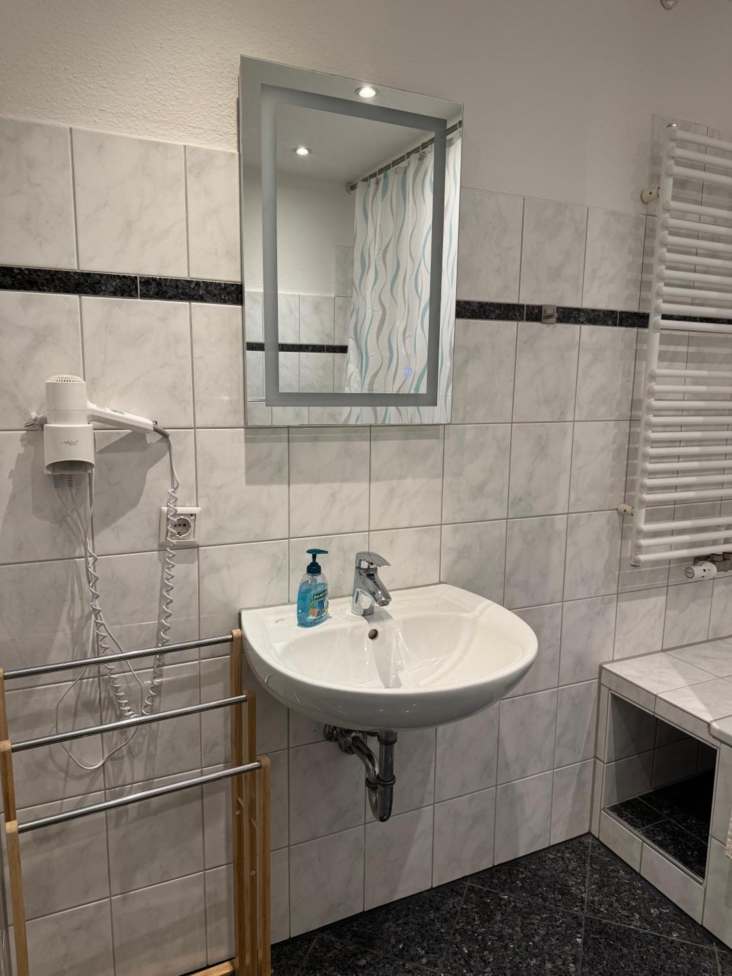 Graf-Adolflux Apartment Дюселдорф Екстериор снимка