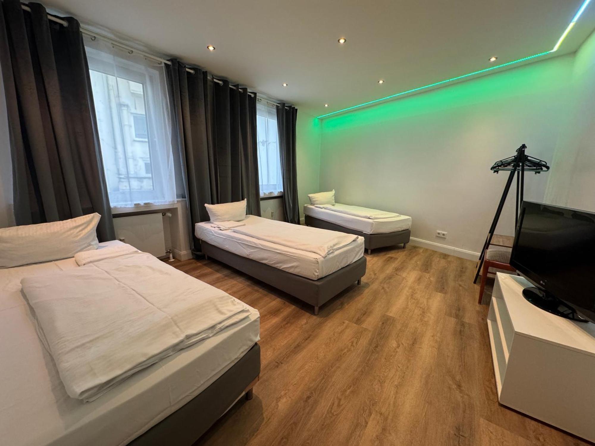 Graf-Adolflux Apartment Дюселдорф Екстериор снимка