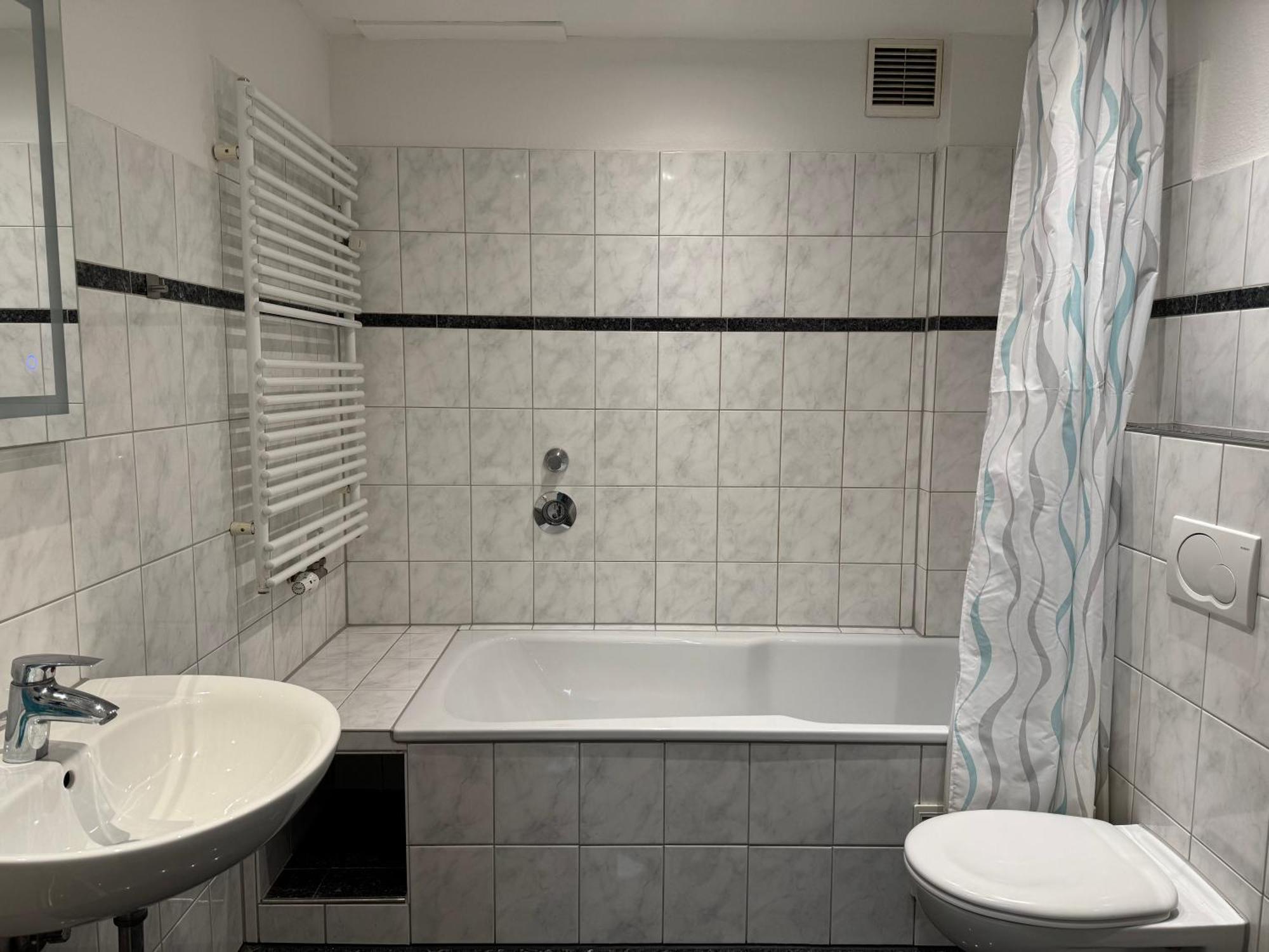 Graf-Adolflux Apartment Дюселдорф Екстериор снимка