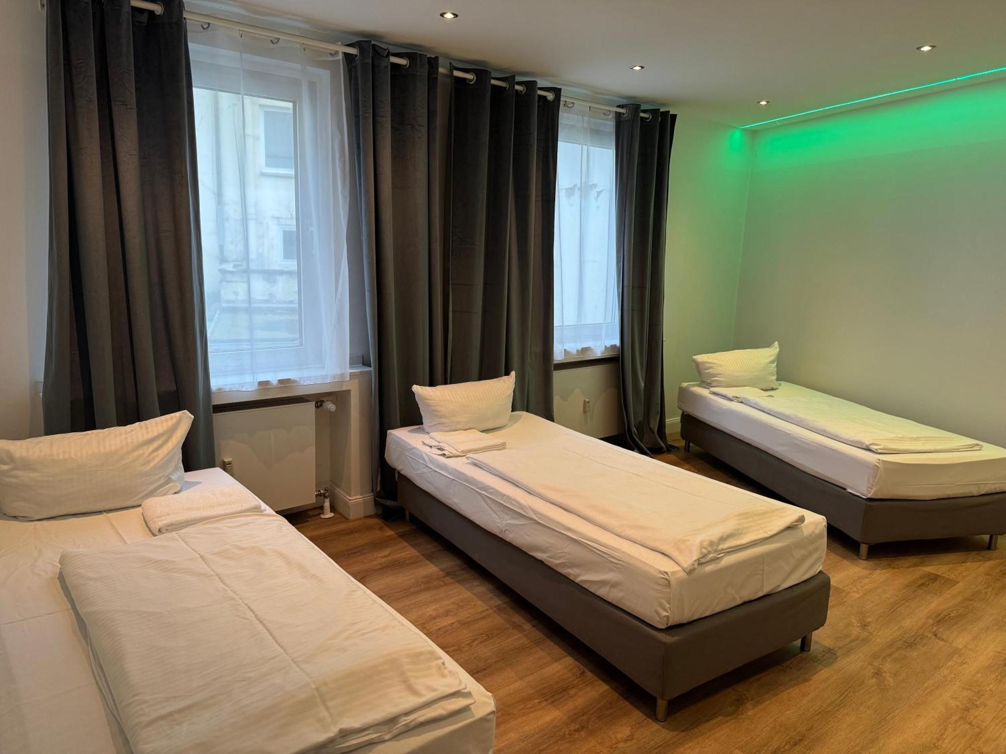 Graf-Adolflux Apartment Дюселдорф Екстериор снимка